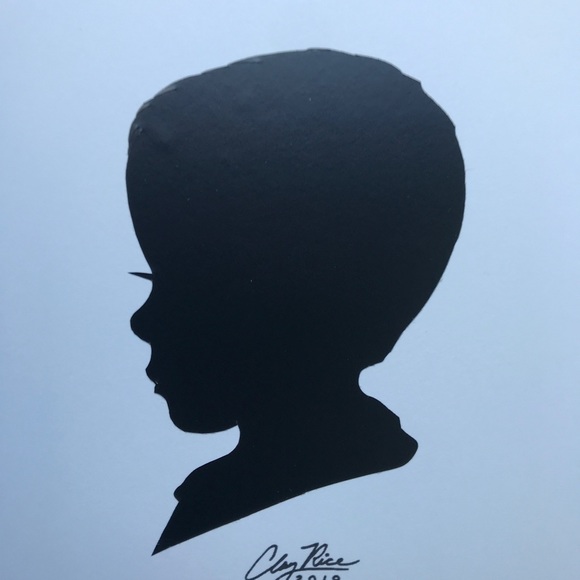 Meet your Posher, Laura - Picture 1 of 2